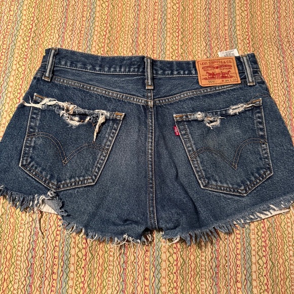 Vintage Levi's 505 Cut Off Denim Shorts Straight Fit Saint & Noble 34 W Distress - Picture 10 of 11